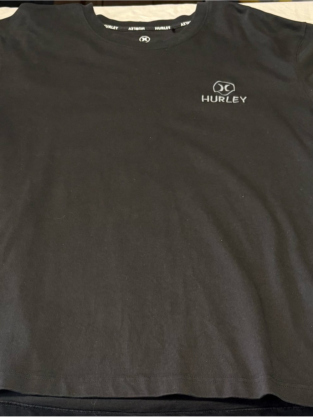 Hurley Black Short Sleeve Crew Neck Tee long sleeve with Chest Logo